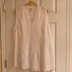 Style and Co. beautiful eyelet Size L blouse.